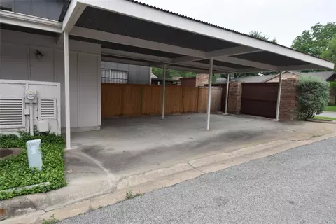 Exterior - 2000 Millay Dr, Austin, TX 78752 photo 5 of 11