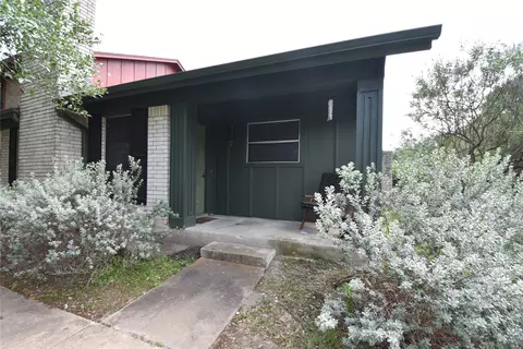 Exterior - 2000 Millay Dr, Austin, TX 78752 photo 3 of 11