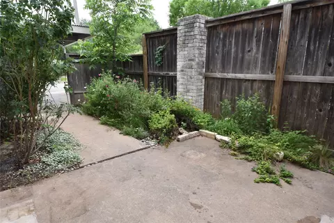 Exterior - 2000 Millay Dr, Austin, TX 78752 photo 11 of 11