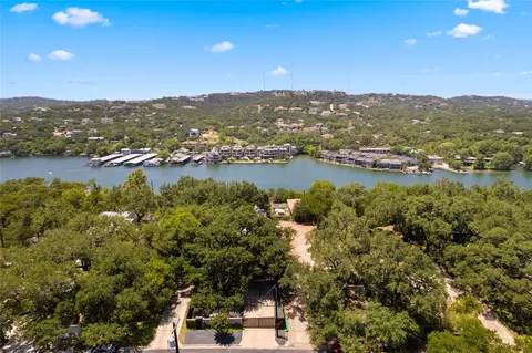 2202 Matthews Dr, Austin, TX 78703
