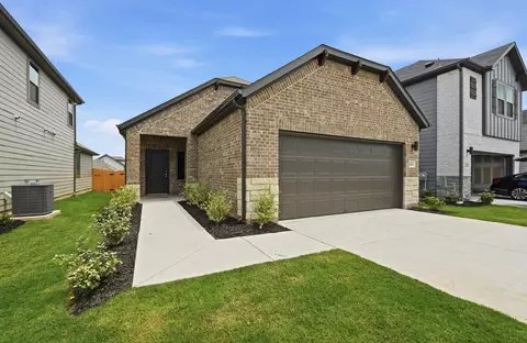 444 Lucky Ave, Elgin, TX 78621