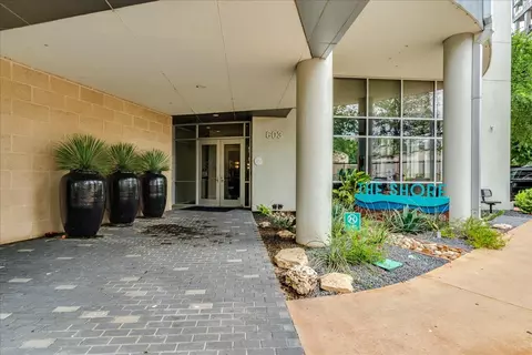 603 Davis St #1704, Austin, TX 78701