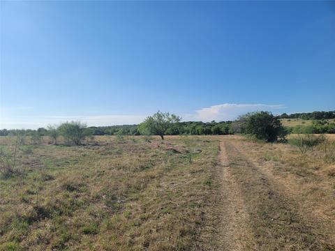 105 Black Ankle Rd, Lockhart, TX 78644