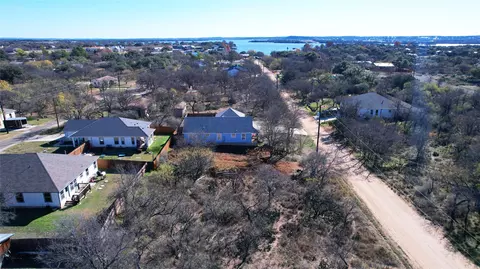 111 E Hickory Dr, Granite Shoals, TX 78654 photo 4