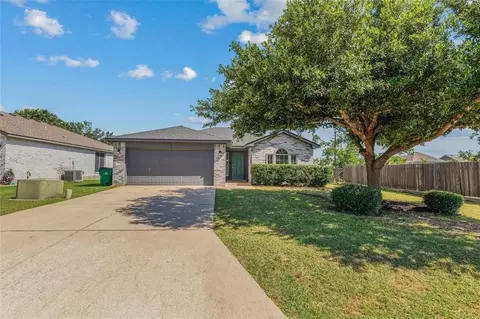 1910 Oaklawn Dr, Taylor, TX 76574