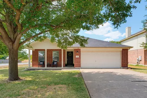 201 Hanstrom Dr, Hutto, TX 78634