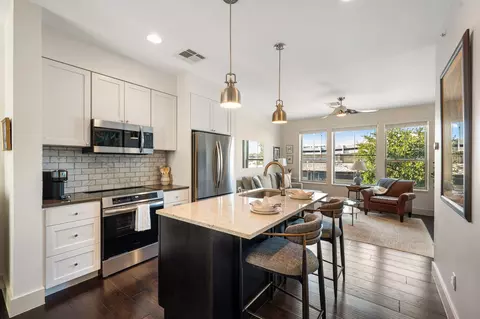 2207 Pasadena Dr #10, Austin, TX 78757