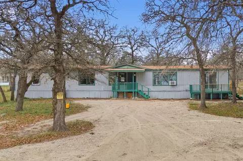 840 Oak Tree Rd, Seguin, TX 78155