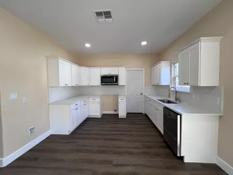 Kitchen - 410 W Trinity St, Luling, TX 78648 photo 2 of 4