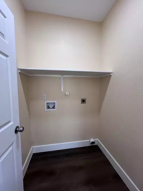 Other - 410 W Trinity St, Luling, TX 78648 photo 1 of 1