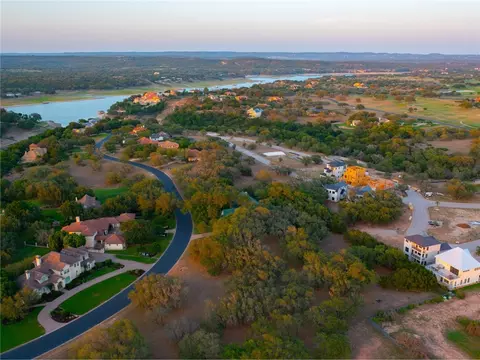 26039 Masters Pkwy, Spicewood, TX 78669