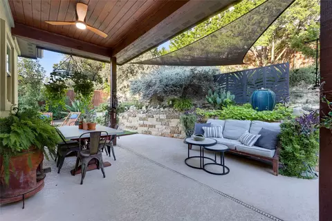 401 Valley Hill Dr, Point Venture, TX 78645