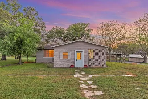 24801 Lake View Dr, Spicewood, TX 78669
