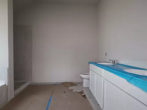 Bath - 7404 Pullman Cv, Austin, TX 78747 photo 1 of 4