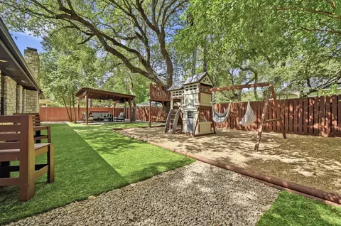 303 Pin Oak Dr, Georgetown, TX 78628