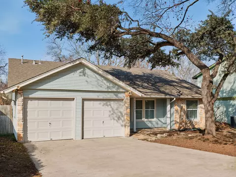 Exterior - 2008 Lear Ln, Austin, TX 78745 photo 5 of 5