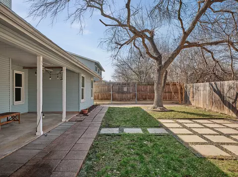 Exterior - 2008 Lear Ln, Austin, TX 78745 photo 3 of 5