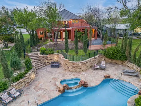 2450 River Oaks Dr, Kingsland, TX 78639