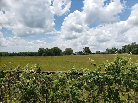 21741 E Interstate 10, Luling, TX 78648 photo 9