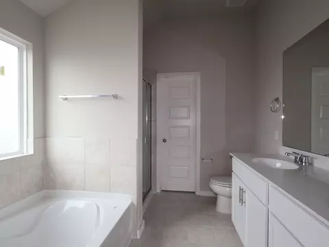 Bath - 7425 Pullman Cv, Austin, TX 78747 photo 2 of 2