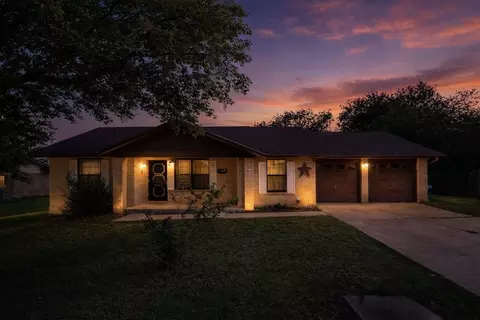 310 Mcclendon Dr, Elgin, TX 78621