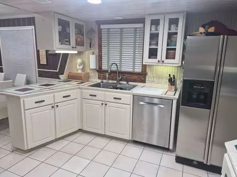 Kitchen - 1601 E Messick Loop, Round Rock, TX 78681 photo 1 of 4