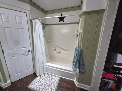 Bath - 1601 E Messick Loop, Round Rock, TX 78681 photo 3 of 5