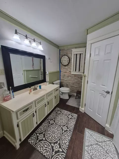 Bath - 1601 E Messick Loop, Round Rock, TX 78681 photo 2 of 5