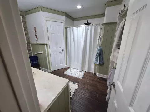 Bath - 1601 E Messick Loop, Round Rock, TX 78681 photo 1 of 5