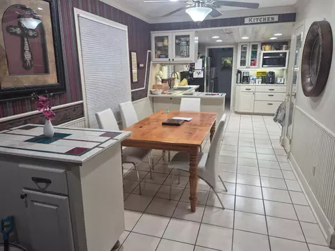 Kitchen - 1601 E Messick Loop, Round Rock, TX 78681 photo 4 of 4