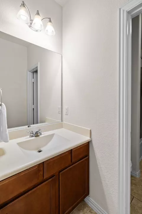 Bath - 1104 Arvada Dr, Leander, TX 78641 photo 2 of 4