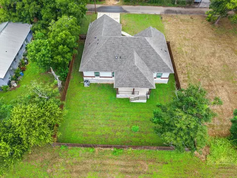 View/Area - 104 Bill St, Elgin, TX 78621 photo 1 of 3