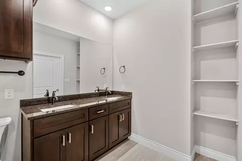 Bath - 104 Bill St, Elgin, TX 78621 photo 5 of 6
