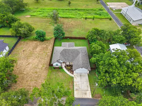 View/Area - 104 Bill St, Elgin, TX 78621 photo 2 of 3