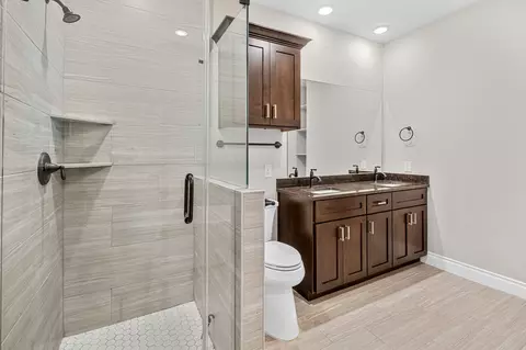 Bath - 104 Bill St, Elgin, TX 78621 photo 1 of 6