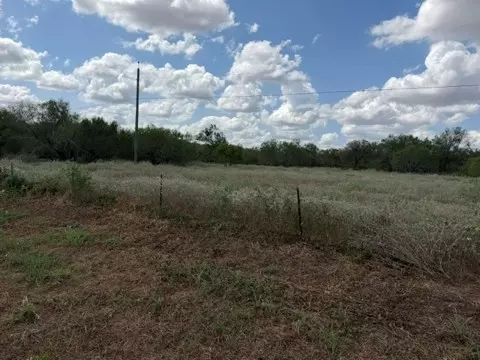 1000 Baker Ranch Rd, Luling, TX 78648 photo 2