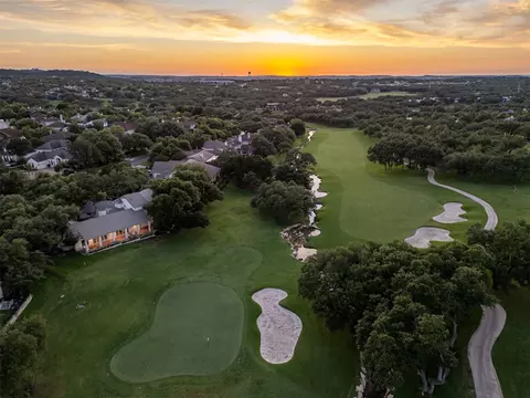 48 Tiburon Dr, The Hills, TX 78738