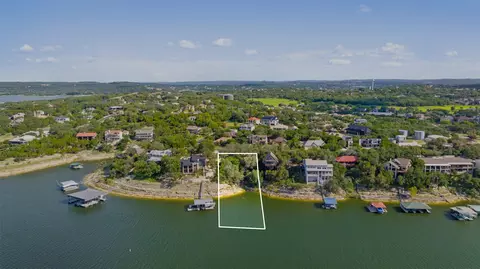 18401 Lakepoint Cir, Point Venture, TX 78645
