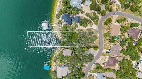 18401 Lakepoint Cir, Point Venture, TX 78645