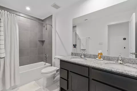 Bath - 1904 Varese Path, Leander, TX 78641 photo 4 of 4