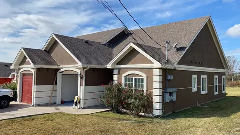 404 Mesa Dr, Del Valle, TX 78617