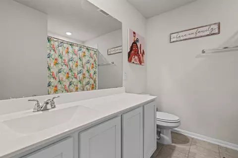 Bath - 115 Denali Dr, Kyle, TX 78640 photo 3 of 4