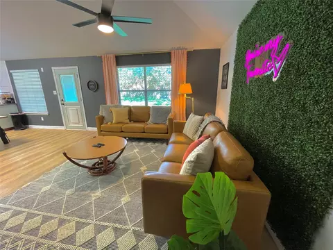 2004 Melissa Oaks Ln, Austin, TX 78744