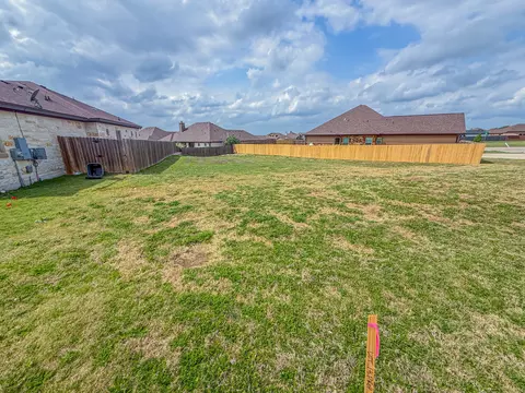 169 Greg Ln, Jarrell, TX 76537 photo 4