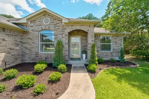 122 Litton Ln, Cedar Creek, TX 78612