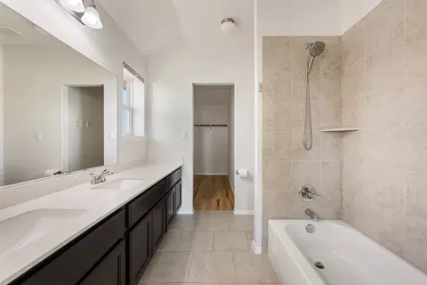 Bath - 104 Cates Cv, Elgin, TX 78621 photo 2 of 4