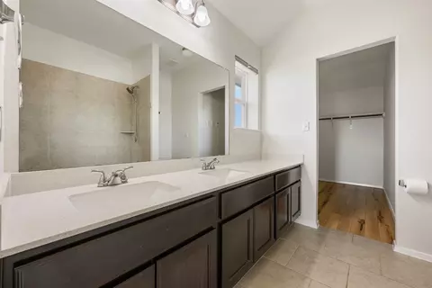 Bath - 104 Cates Cv, Elgin, TX 78621 photo 3 of 4