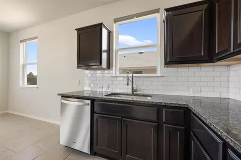 Kitchen - 104 Cates Cv, Elgin, TX 78621 photo 3 of 4