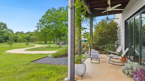 534 Old Mcdade Rd, Elgin, TX 78621 photo 6