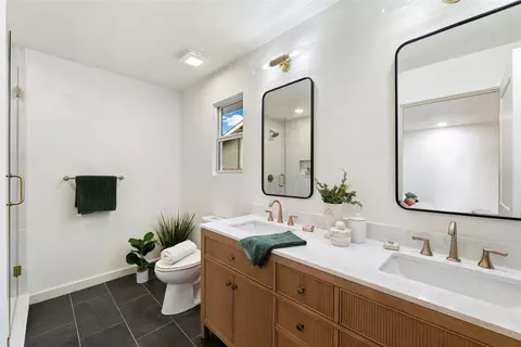 Bath - 3810 Leafield Dr, Austin, TX 78749 photo 2 of 3